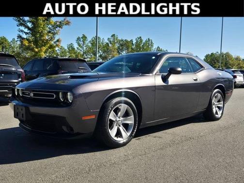 2017 Dodge Challenger SXT