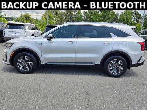 Silky Silver 2022 Kia Sorento Hybrid S