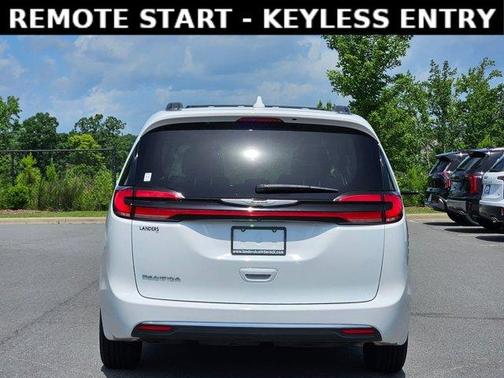 2022 Chrysler Pacifica Touring-L