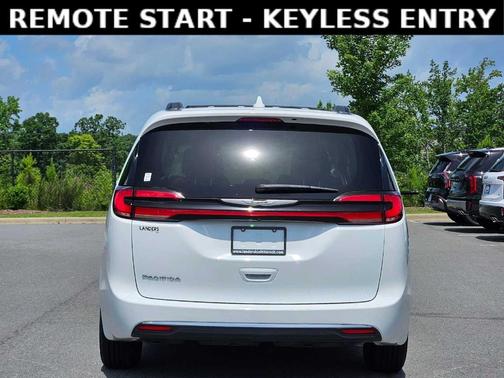 2022 Chrysler Pacifica Touring-L