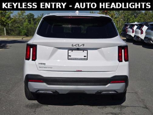 2025 Kia Sorento LX