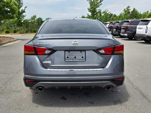 Gun Metallic 2022 Nissan Altima 2.5 SR