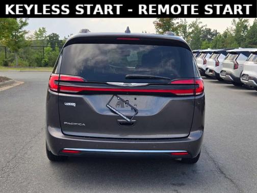 2022 Chrysler Pacifica Touring-L