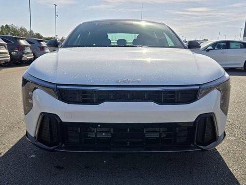 Snow White Pearl 2026 Kia K4 GT-LINE