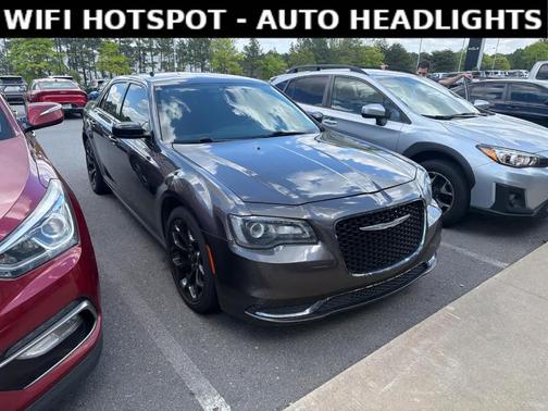 2019 Chrysler 300 Touring
