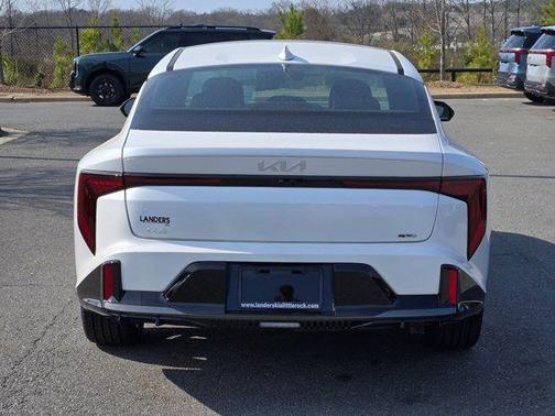 Snow White Pearl 2026 Kia K4 GT-LINE