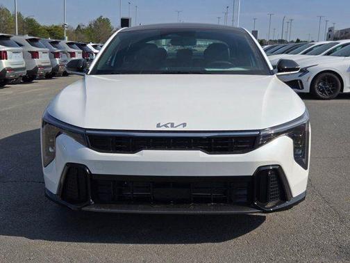 Snow White Pearl 2026 Kia K4 GT-LINE