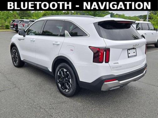 Glacial White Pearl 2025 Kia Sorento S