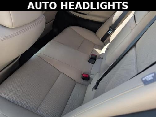 2018 Lexus IS 300 Base