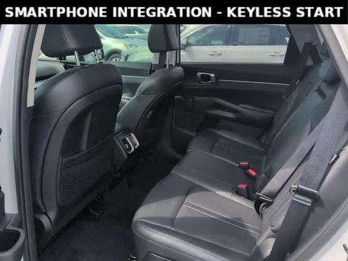 Glacial White Pearl 2025 Kia Sorento S