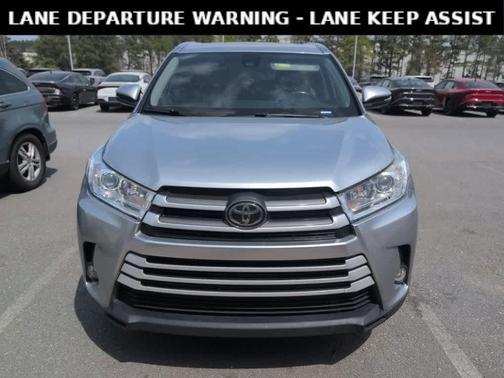Celestial Silver Metallic 2019 Toyota Highlander XLE