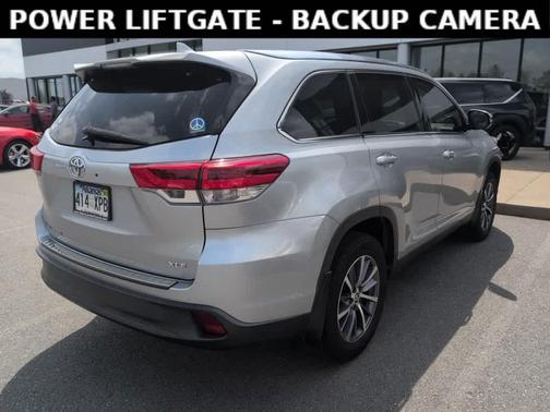 Celestial Silver Metallic 2019 Toyota Highlander XLE