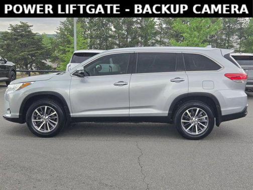 Celestial Silver Metallic 2019 Toyota Highlander XLE
