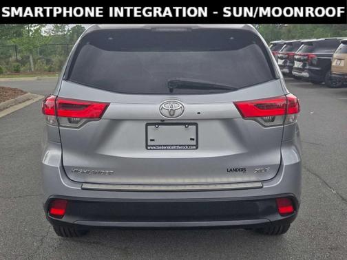 Celestial Silver Metallic 2019 Toyota Highlander XLE