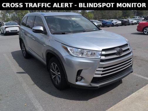 Celestial Silver Metallic 2019 Toyota Highlander XLE