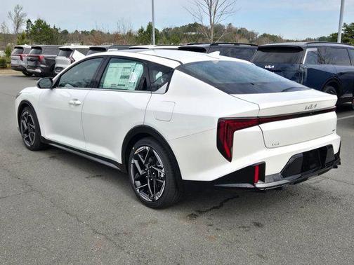 Snow White Pearl 2026 Kia K4 GT-LINE