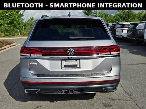 Silver Bird Metallic 2024 Volkswagen Atlas 2.0T SE w/Technology