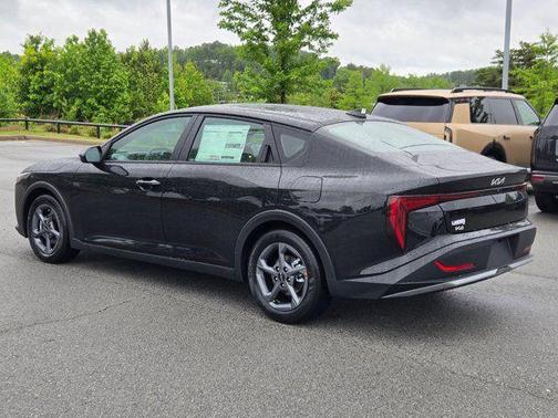 Aurora Black Pearl 2026 Kia K4 LXS