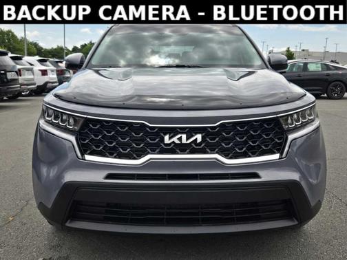 Everlasting Silver 2022 Kia Sorento LX