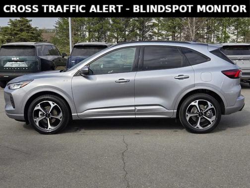 Iconic Silver Metallic 2023 Ford Escape ST-Line Select