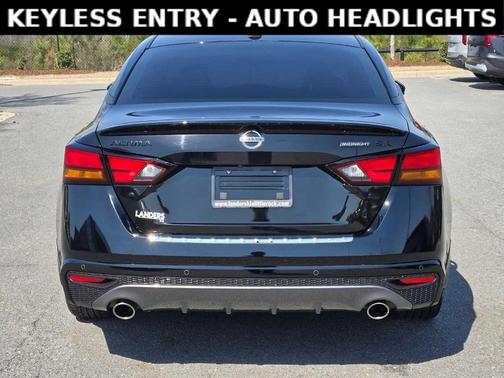 2022 Nissan Altima 2.5 SR