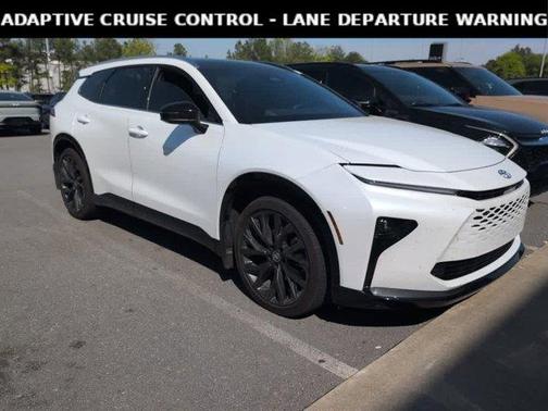 Oxygen White 2025 Toyota Crown Signia LIMITED