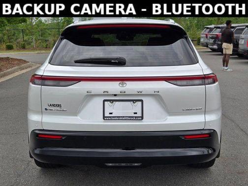 2025 Toyota Crown Signia LIMITED