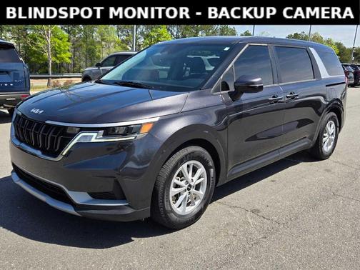 2024 Kia Carnival LX