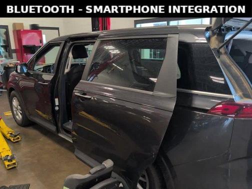 Metal 2024 Kia Carnival LX