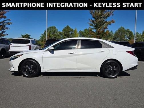 2021 Hyundai ELANTRA SEL