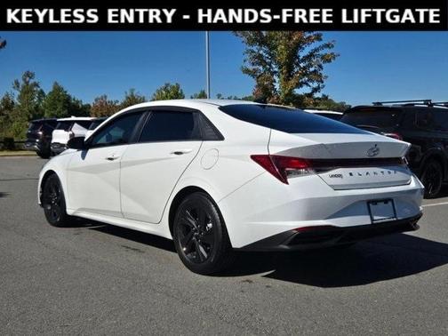 2021 Hyundai ELANTRA SEL