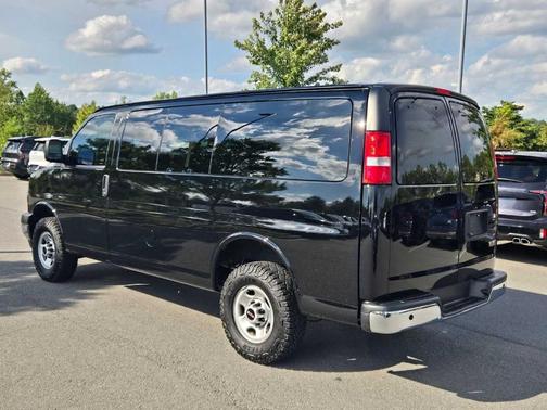 2023 GMC Savana 2500 Work Van