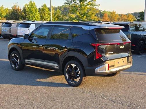 Aurora Black Pearl 2027 Kia Seltos EX