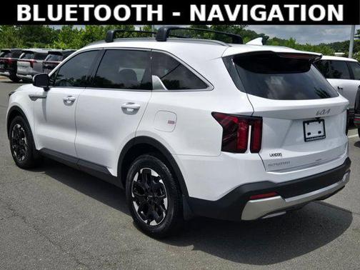 Glacial White Pearl 2025 Kia Sorento S