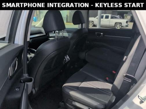 Glacial White Pearl 2025 Kia Sorento S