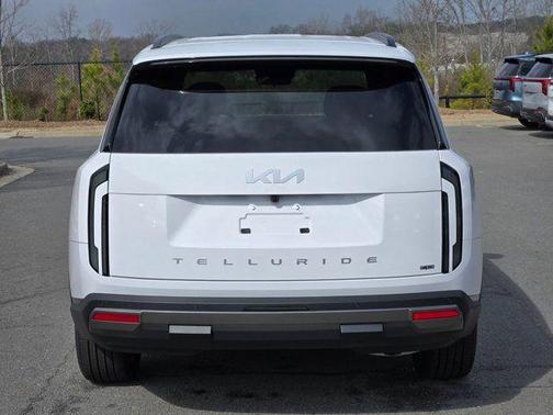 Glacial White Pearl 2027 Kia Telluride S