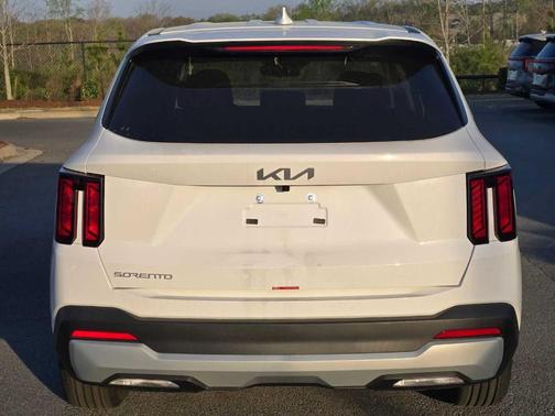 Glacial White Pearl 2026 Kia Sorento LX