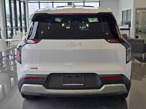 Glacial White Pearl 2026 Kia EV9 Light Long Range