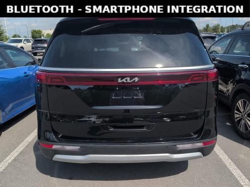 Aurora Black Pearl 2024 Kia Carnival LX
