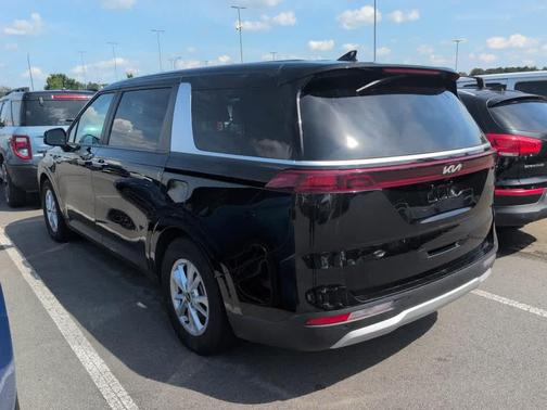 Aurora Black Pearl 2024 Kia Carnival LX