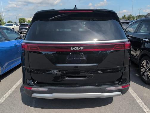 Aurora Black Pearl 2024 Kia Carnival LX