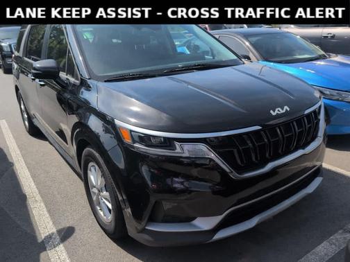 Aurora Black Pearl 2024 Kia Carnival LX