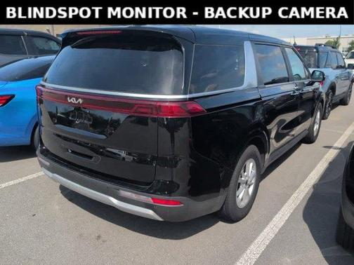 Aurora Black Pearl 2024 Kia Carnival LX