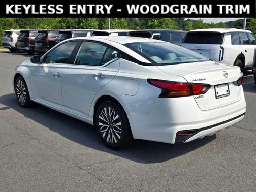 White 2024 Nissan Altima 2.5 SV