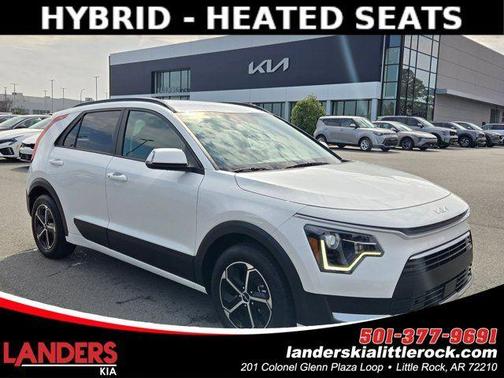 Snow White Pearl 2024 Kia Niro EX