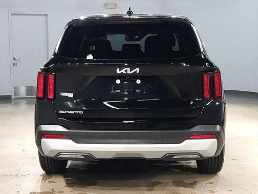 Ebony Black 2024 Kia Sorento LX