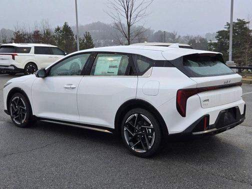 Snow White Pearl 2026 Kia K4 GT-LINE