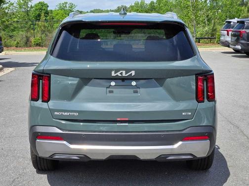 Green 2026 Kia Sorento Hybrid EX