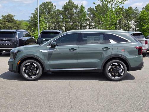 Green 2026 Kia Sorento Hybrid EX