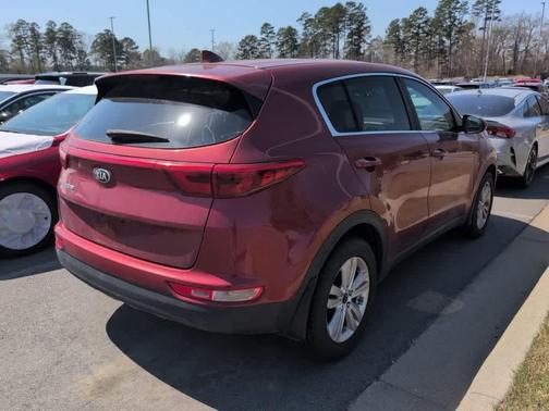 Hyper Red 2017 Kia Sportage LX